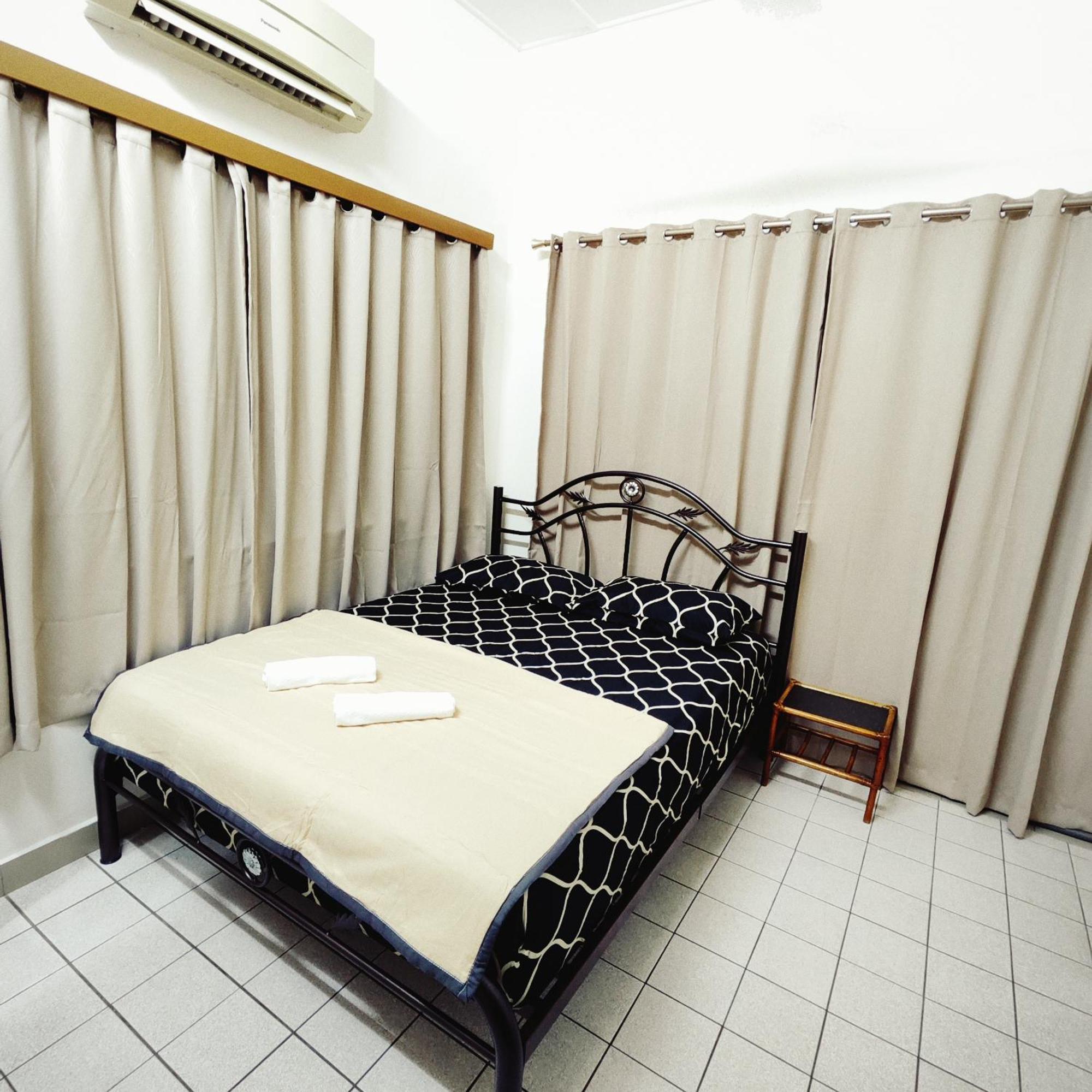 Cheras Landed Homestay 4Br - 10Pax - Mrt Suntex Exterior foto